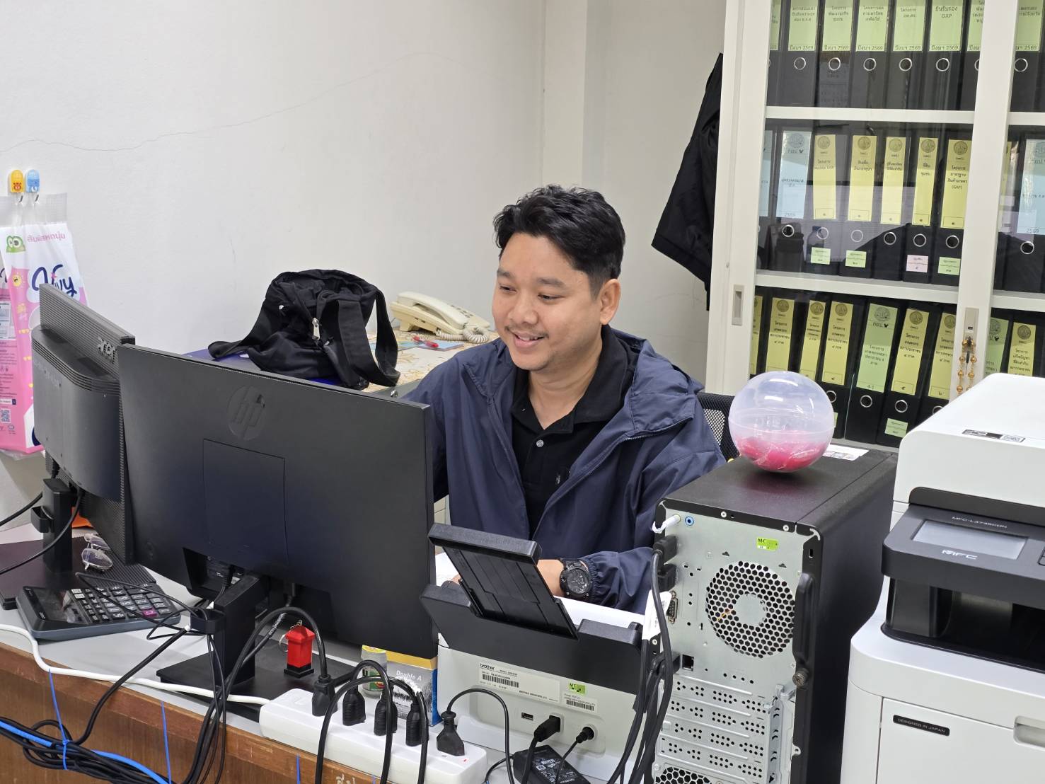 title - ปฏิรูปที่ดินจังหวัดเพชรบุรี มอบหมาย เจ้าหน้าที่ ส.ป.ก.เพชรบุรี ร่วมโครงการฝึกอบรม หลักสูตร ระเบียบกระทรวงการคลังว่าด้วยการจัดซื้อจัดจ้างและการบริหารพัสดุภาครัฐ พ.ศ. 2560 และหนังสือเวียนต่างๆ ที่เกี่ยวข้องสำหรับเจ้าหน้าที่ผู้ปฏิบัติงานหรือผู้ที่เกี่ยวข้องด้านการจัดซื้อจัดจ้างและการบริหารพัสดุของหน่วยงานรัฐในส่วนภูมิภาค